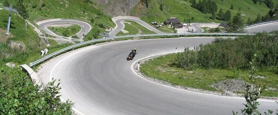 Motorradreise Tirol: Kurvenparadies 4-Länder-Tour