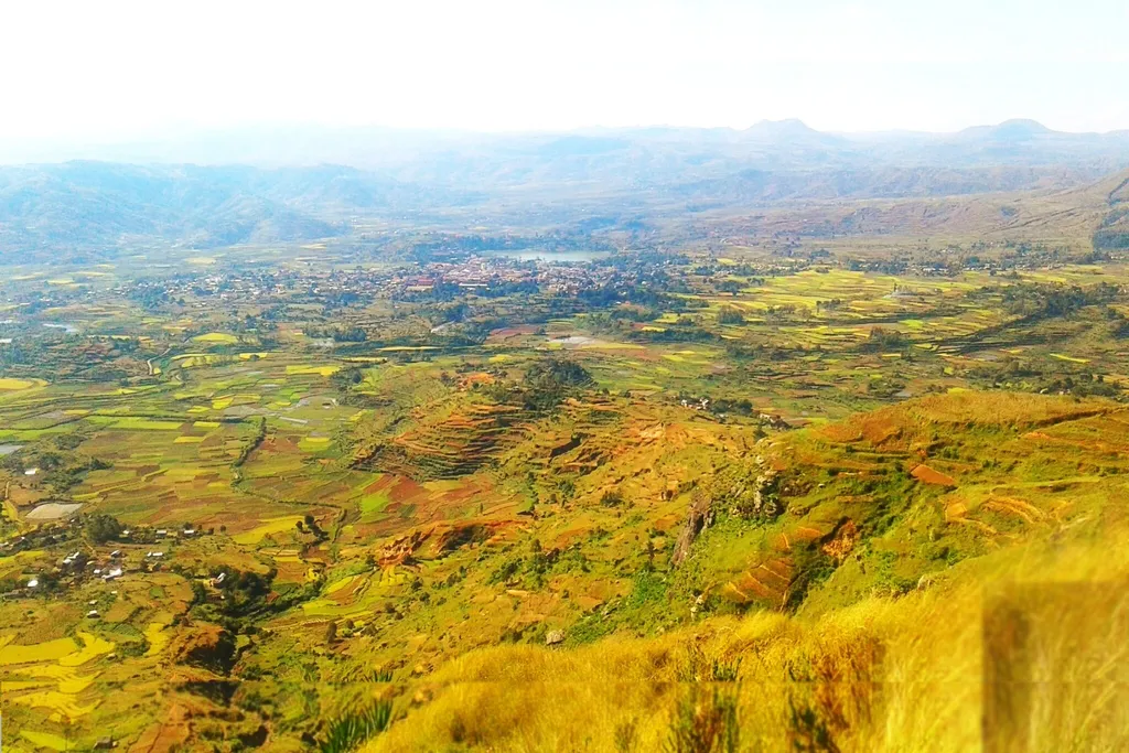Tag 2: Antananarivo – Rova & Motorradwahl