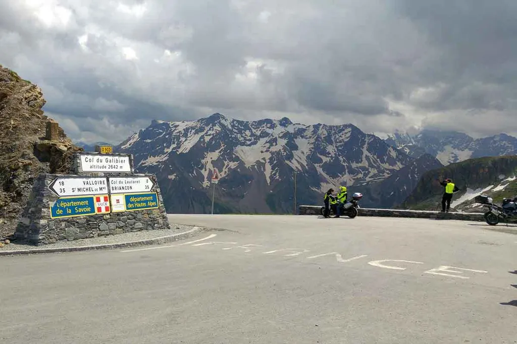 Motorradreise Alpen: 50-Pässe Tour durch 4 Länder
