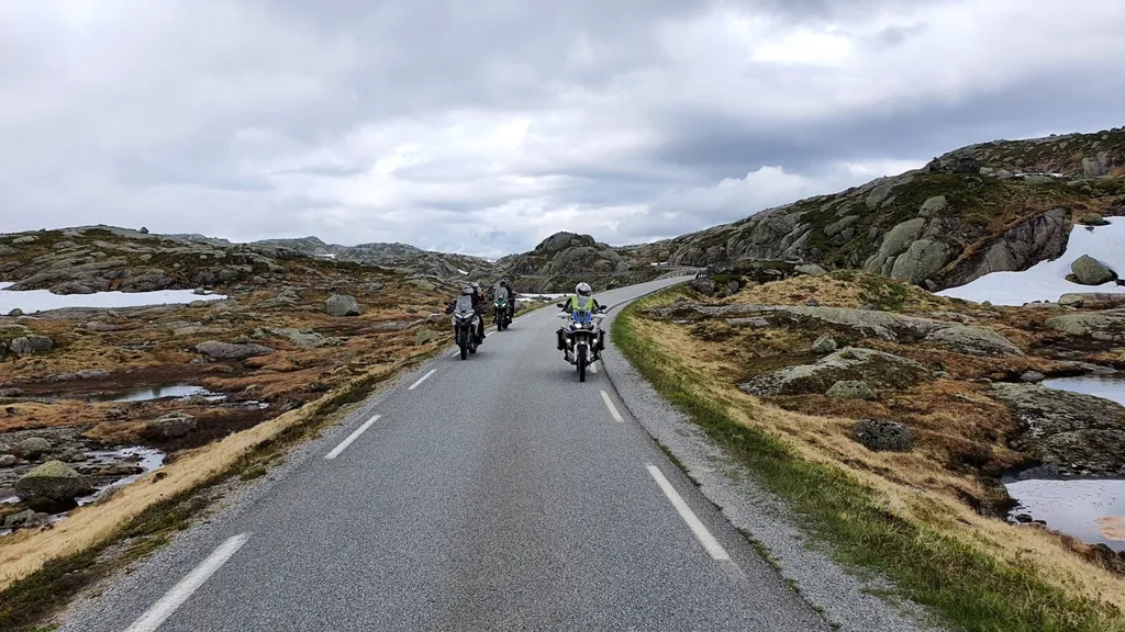 Tag 4: Über Nebenstraßen nach Røldal