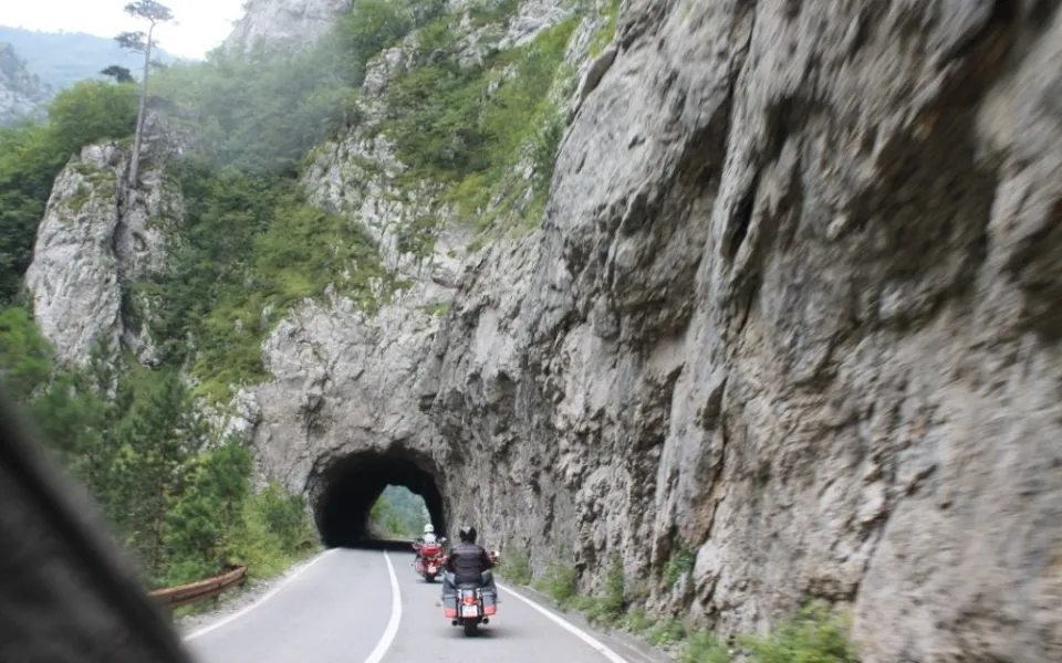 Motorradreise Montenegro: Berge & Adriaküste